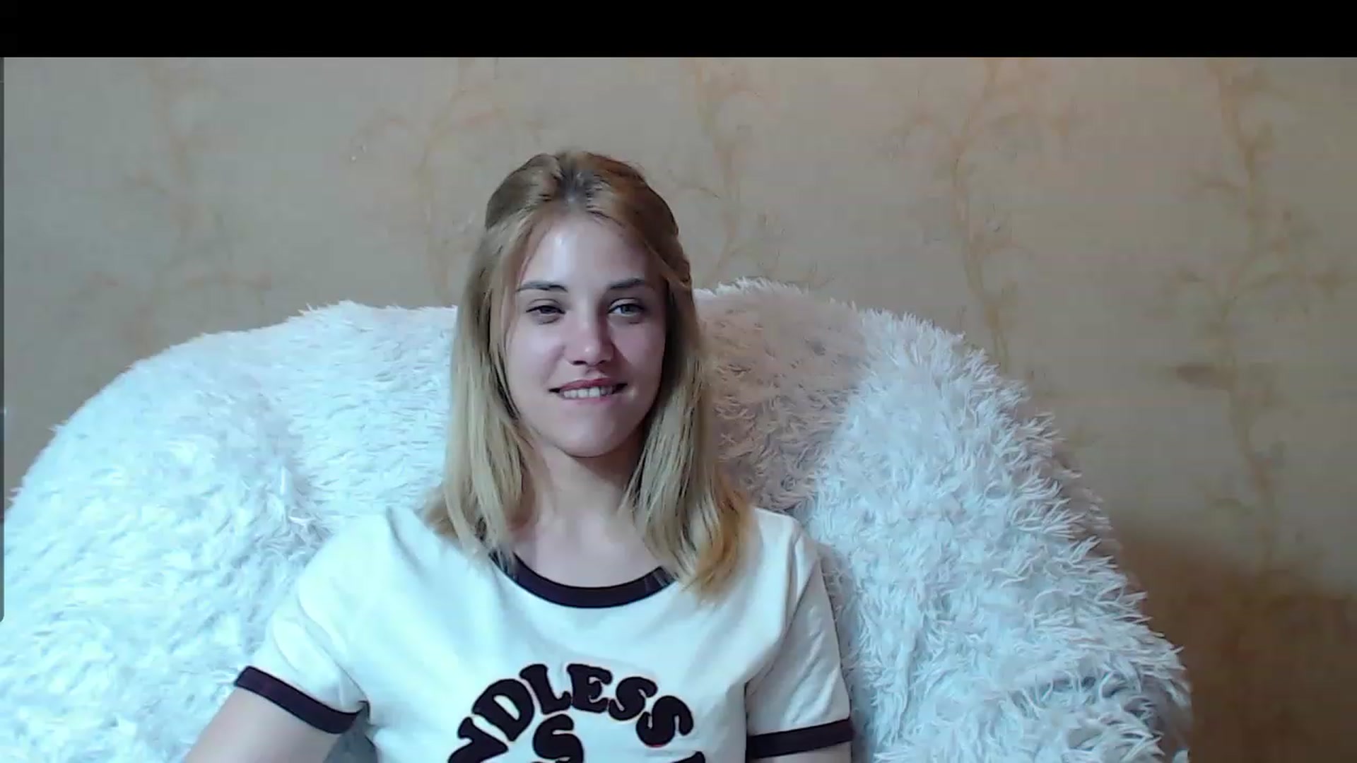 Gallery image thumbnail from Nika_gold1's myfreecams stream on, 05/06/2023, 19:51 image 10 of 20