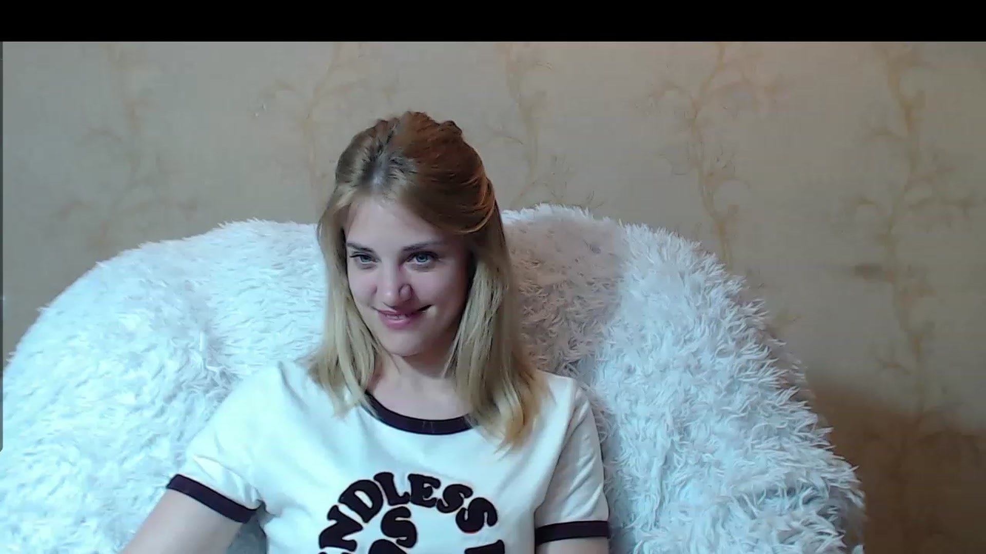 Gallery image thumbnail from Nika_gold1's myfreecams stream on, 05/06/2023, 19:51 image 4 of 20