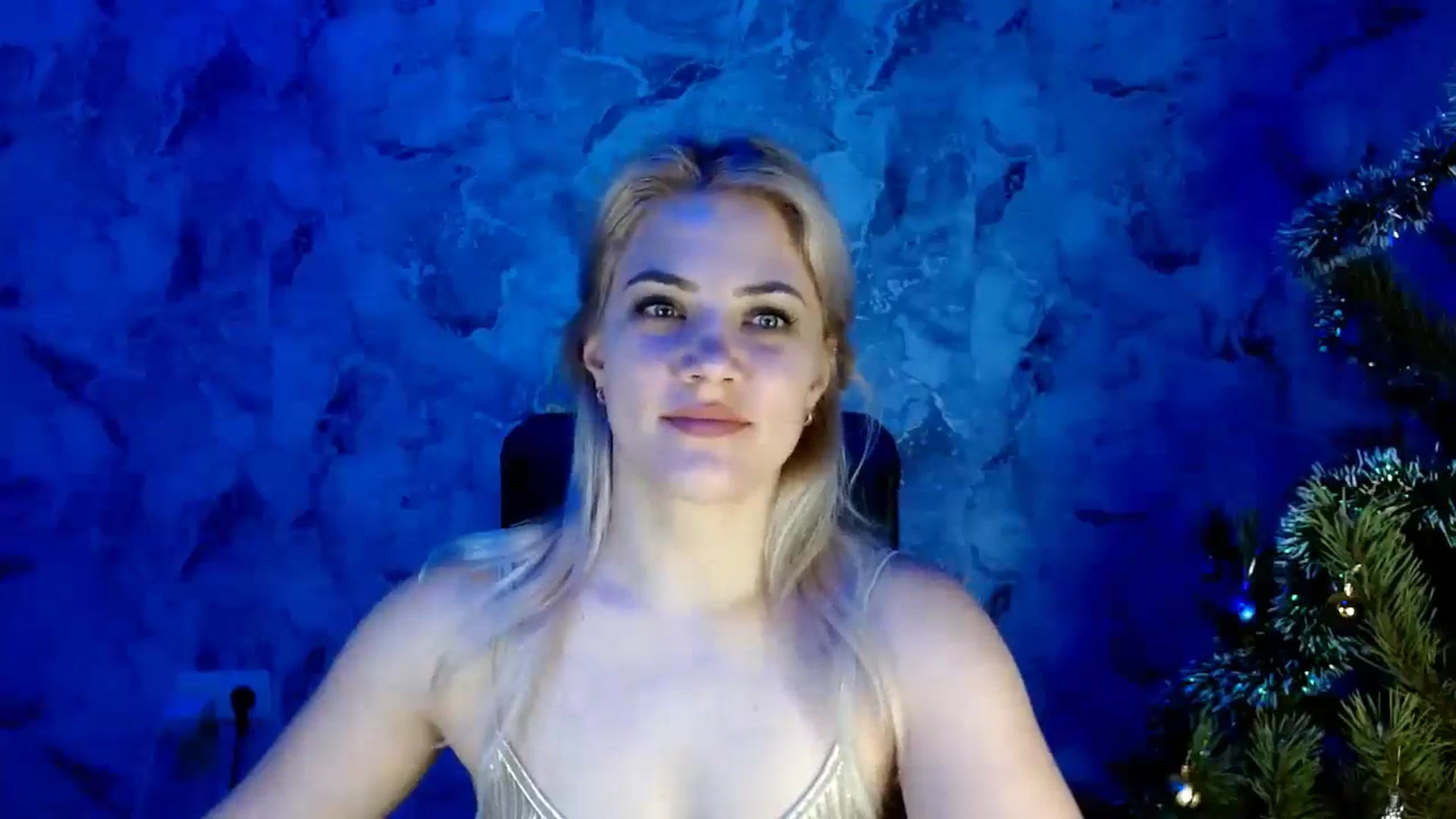Gallery image thumbnail from Nika_gold1's myfreecams stream on, 12/30/2024, 16:30 image 8 of 20