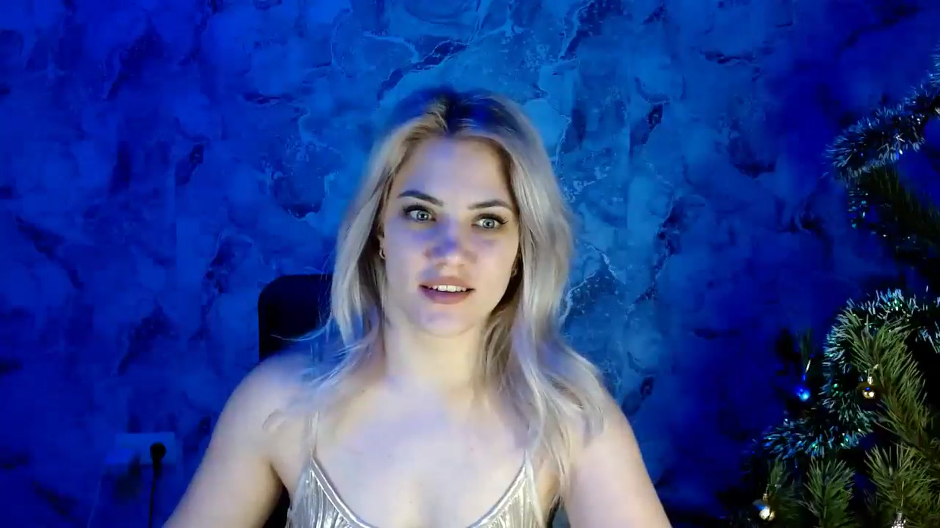 Gallery image thumbnail from Nika_gold1's myfreecams stream on, 12/30/2024, 16:30 image 2 of 20