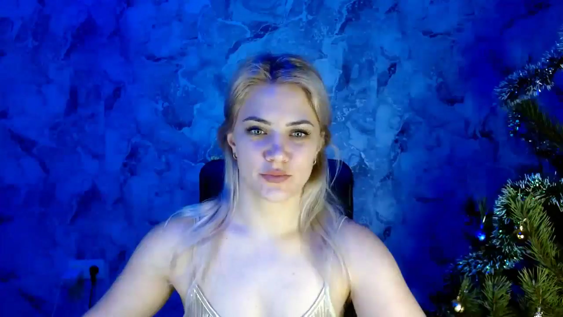 Gallery image thumbnail from Nika_gold1's myfreecams stream on, 12/30/2024, 16:30 image 7 of 20