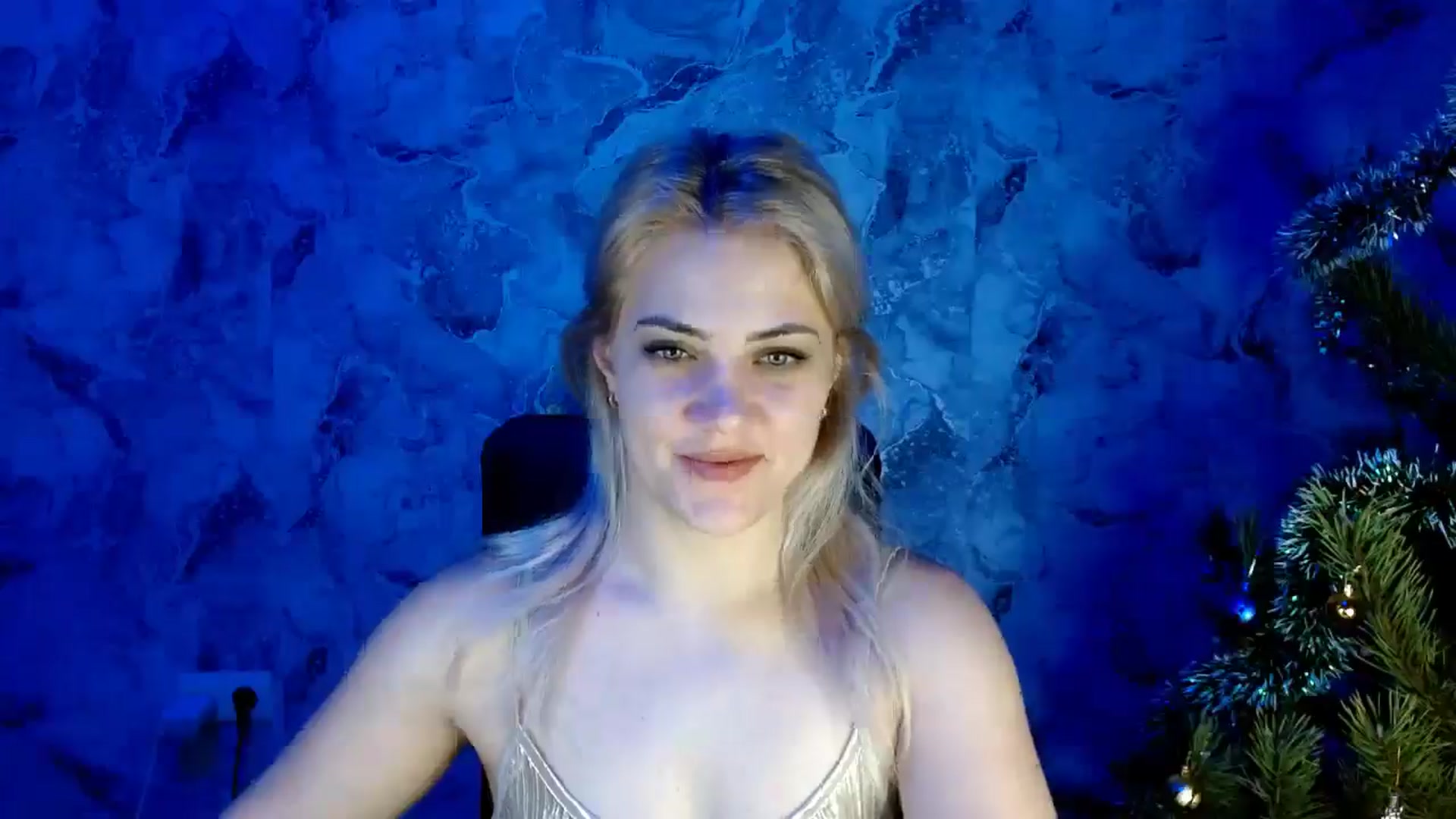 Gallery image thumbnail from Nika_gold1's myfreecams stream on, 12/30/2024, 16:30 image 16 of 20
