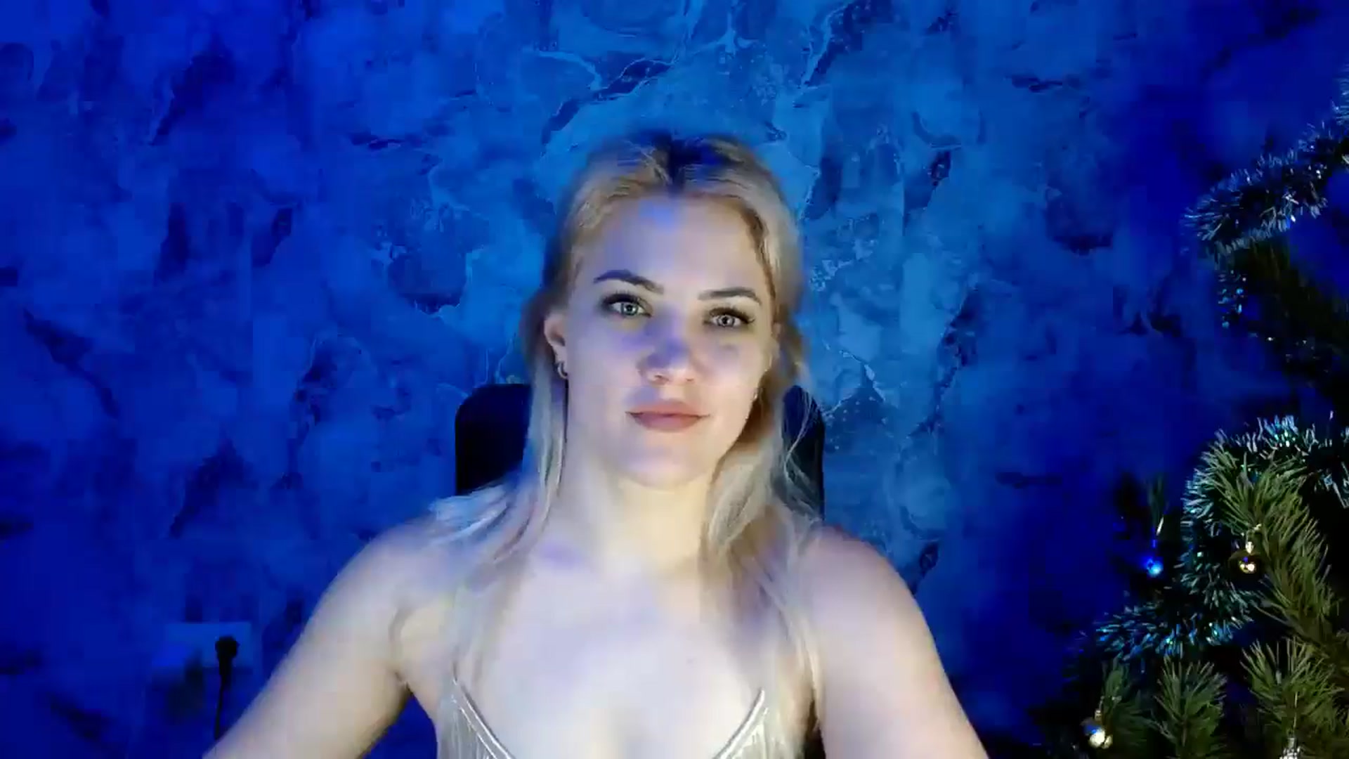 Gallery image thumbnail from Nika_gold1's myfreecams stream on, 12/30/2024, 16:30 image 14 of 20