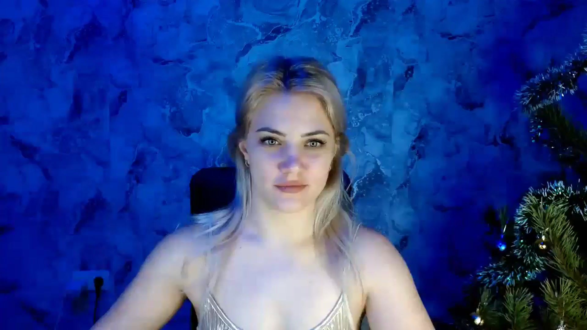 Gallery image thumbnail from Nika_gold1's myfreecams stream on, 12/30/2024, 16:30 image 11 of 20