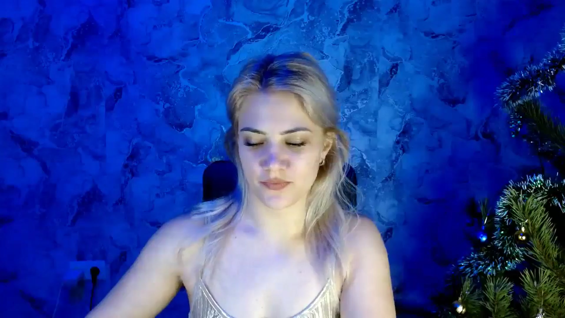 Gallery image thumbnail from Nika_gold1's myfreecams stream on, 12/30/2024, 16:30 image 20 of 20