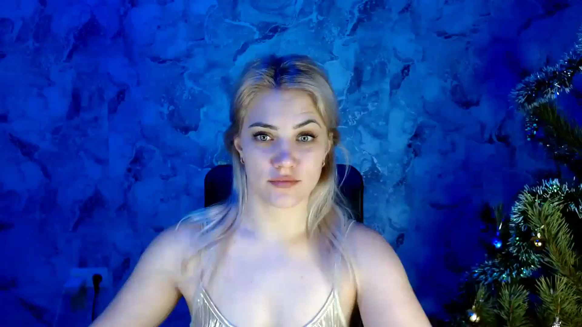 Gallery image thumbnail from Nika_gold1's myfreecams stream on, 12/30/2024, 16:30 image 6 of 20