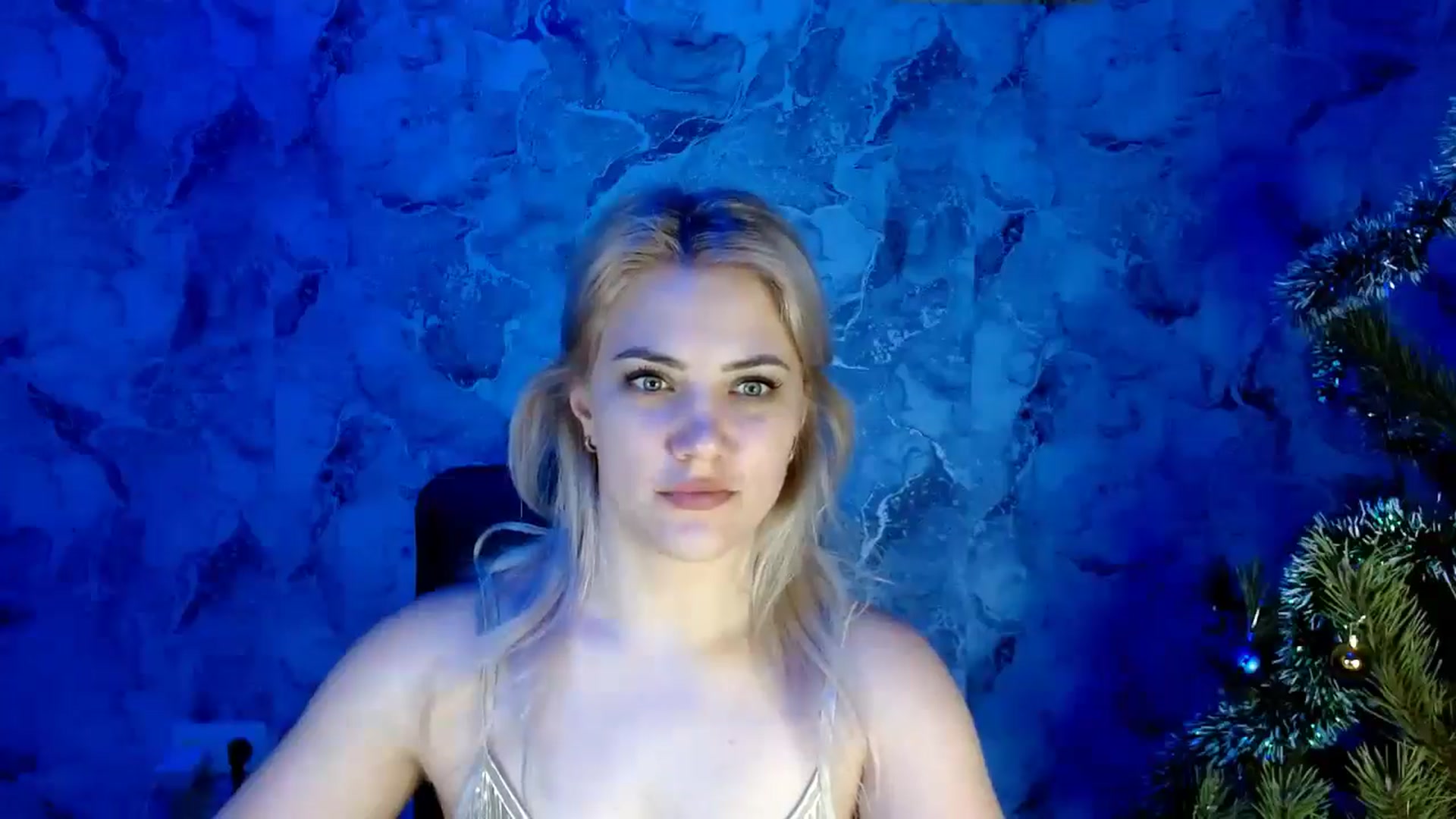 Gallery image thumbnail from Nika_gold1's myfreecams stream on, 12/30/2024, 16:52 image 15 of 20