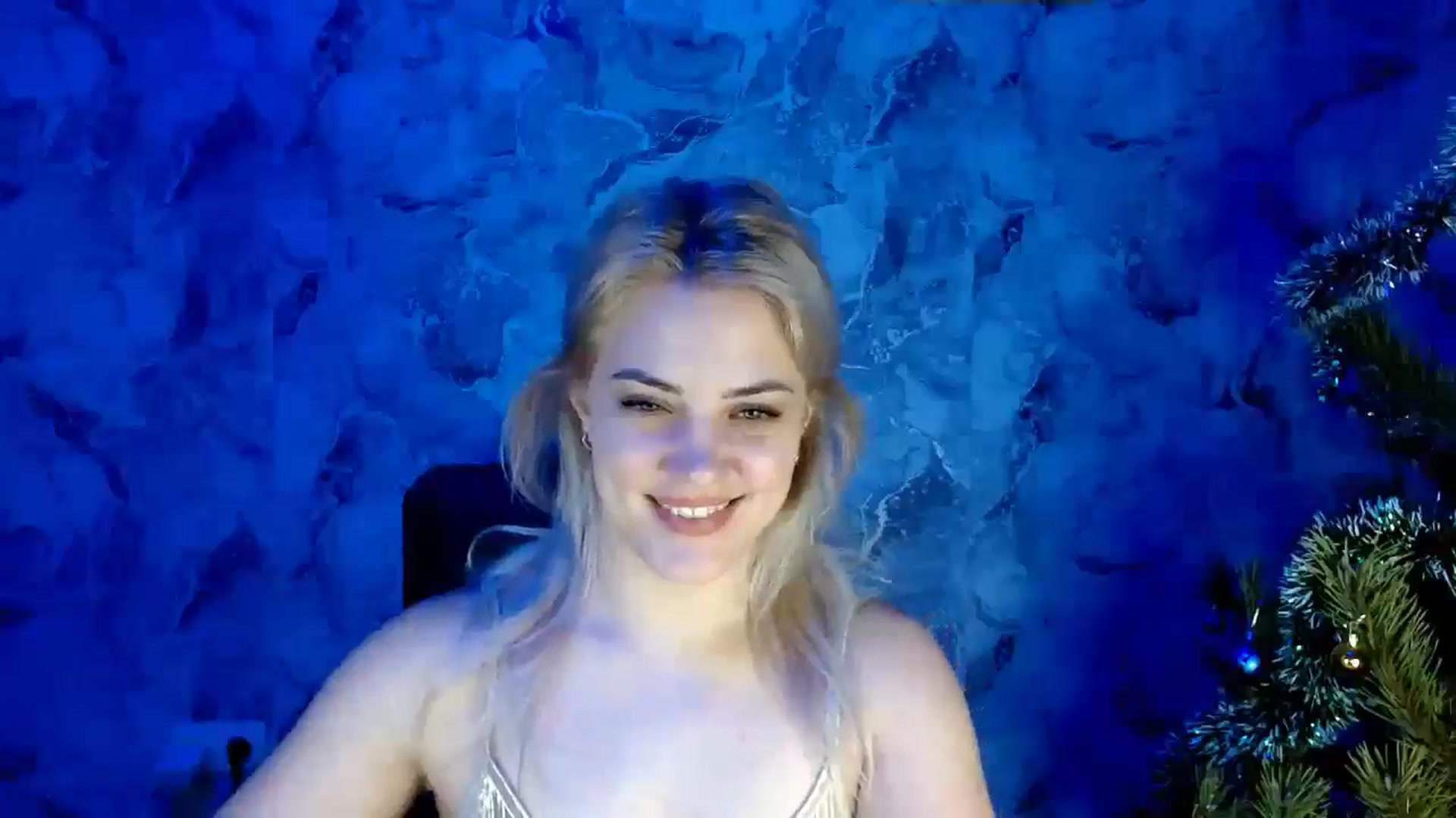 Gallery image thumbnail from Nika_gold1's myfreecams stream on, 12/30/2024, 16:52 image 18 of 20