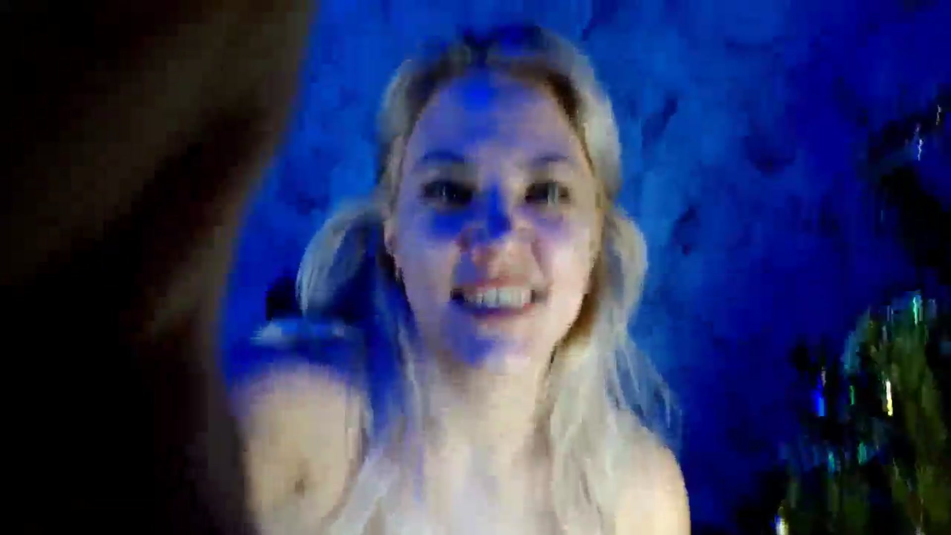 Gallery image thumbnail from Nika_gold1's myfreecams stream on, 12/30/2024, 16:52 image 13 of 20
