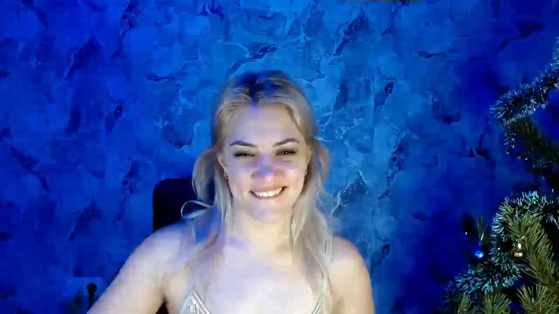 Gallery image thumbnail from Nika_gold1's myfreecams stream on, 12/30/2024, 16:52 image 17 of 20