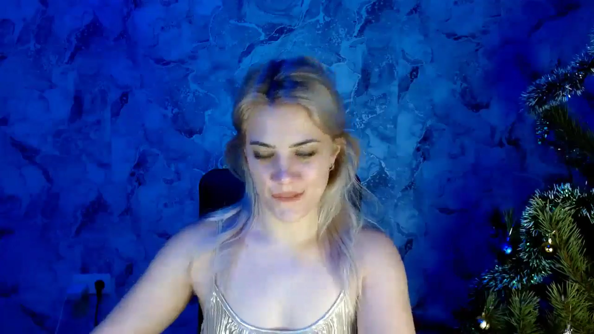 Gallery image thumbnail from Nika_gold1's myfreecams stream on, 12/30/2024, 16:52 image 5 of 20