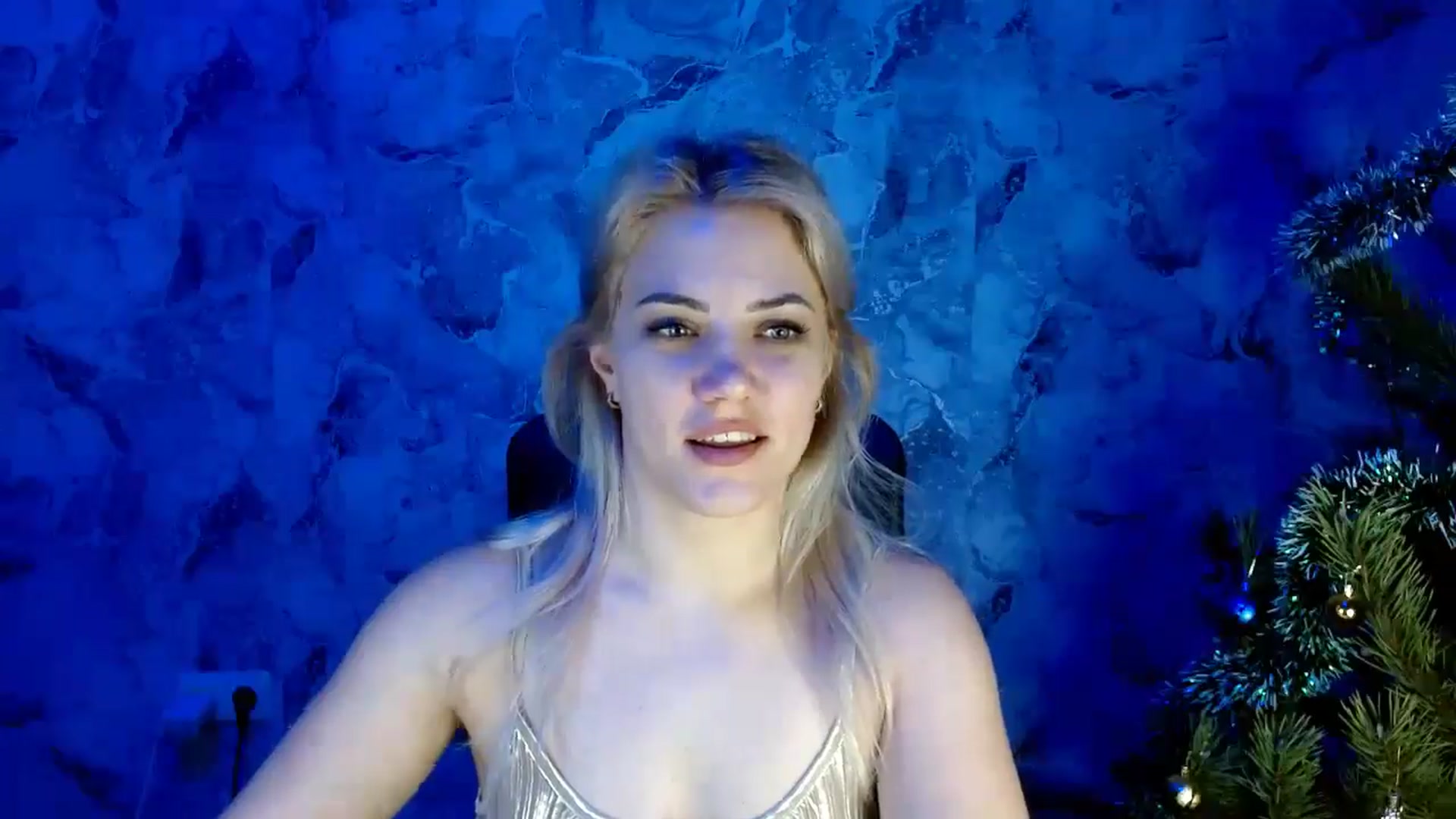 Gallery image thumbnail from Nika_gold1's myfreecams stream on, 12/30/2024, 16:52 image 9 of 20
