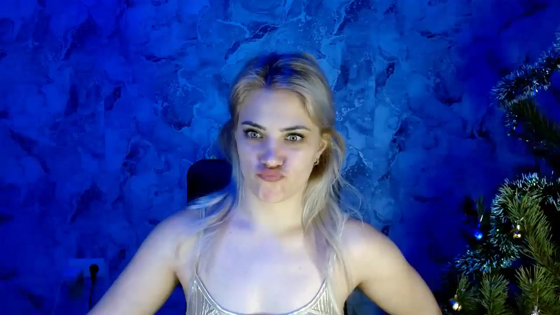 Gallery image thumbnail from Nika_gold1's myfreecams stream on, 12/30/2024, 16:52 image 1 of 20