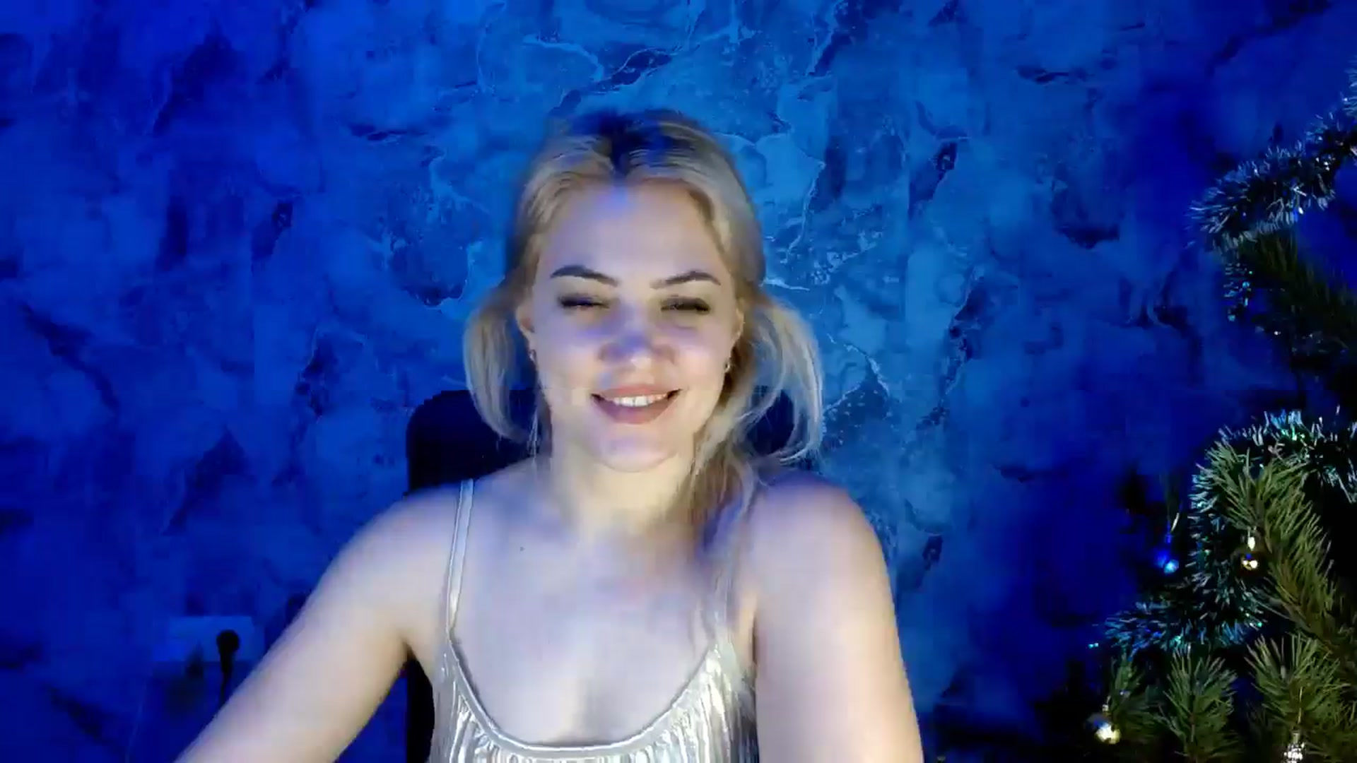 Gallery image thumbnail from Nika_gold1's myfreecams stream on, 12/30/2024, 17:26 image 13 of 20