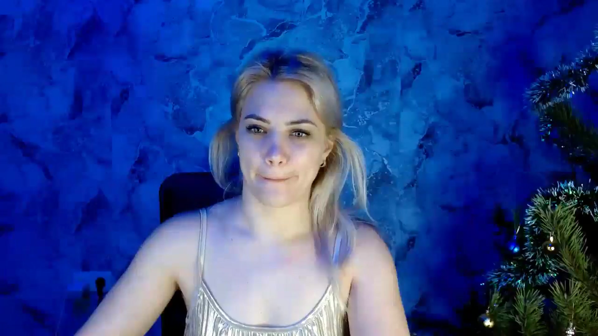 Gallery image thumbnail from Nika_gold1's myfreecams stream on, 12/30/2024, 17:26 image 19 of 20
