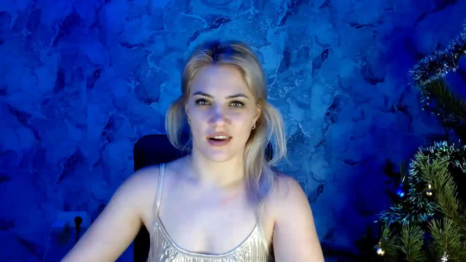 Gallery image thumbnail from Nika_gold1's myfreecams stream on, 12/30/2024, 17:26 image 16 of 20