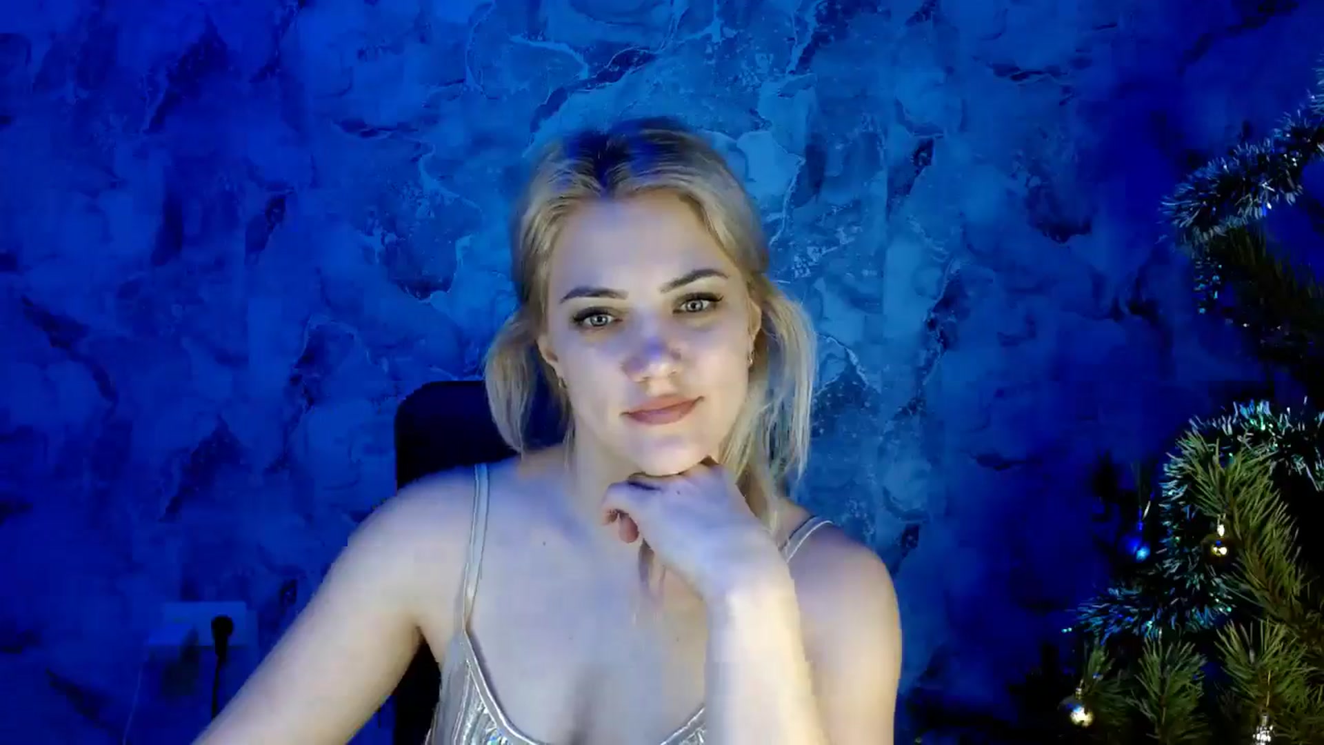 Gallery image thumbnail from Nika_gold1's myfreecams stream on, 12/30/2024, 17:26 image 11 of 20
