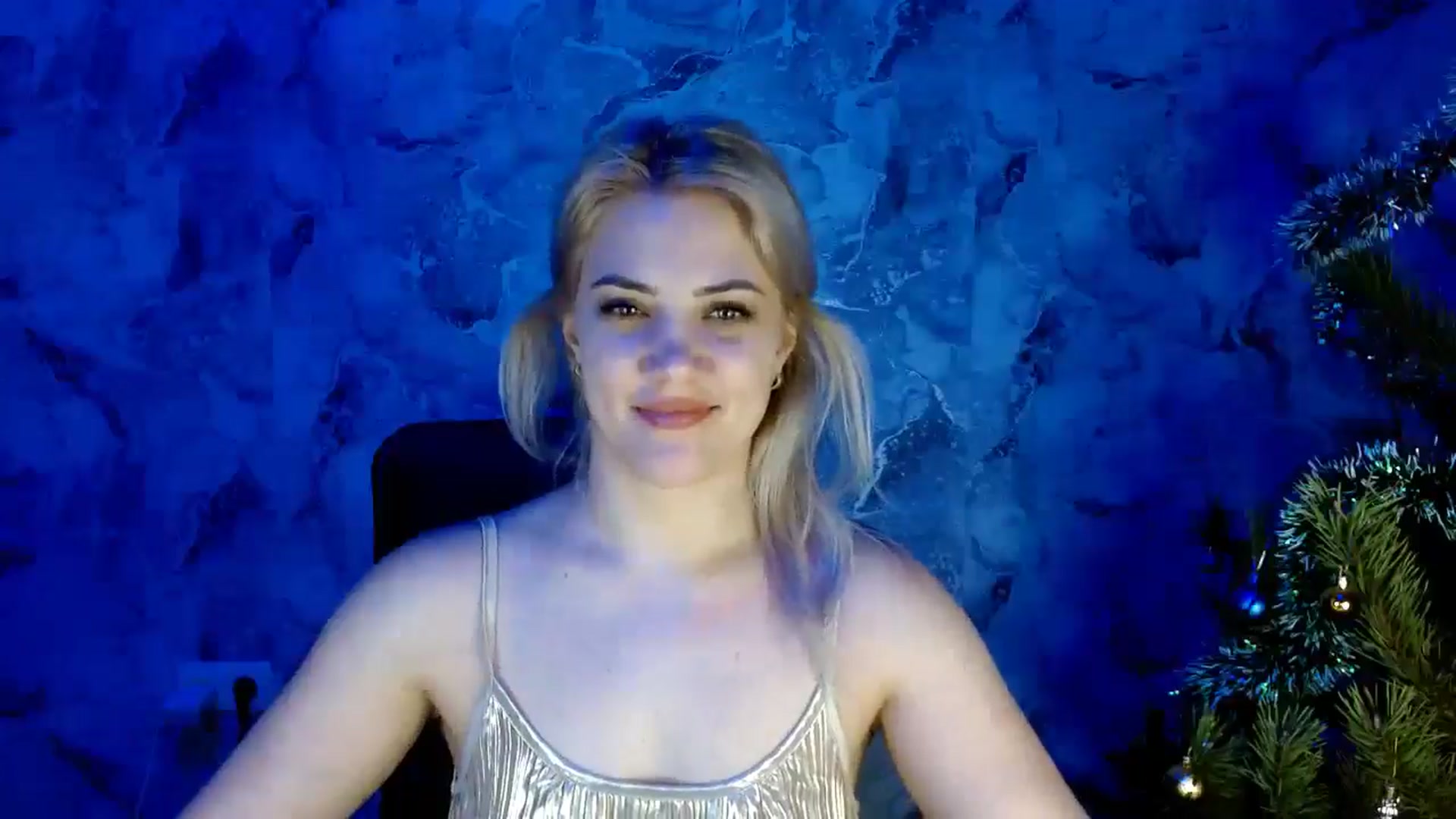 Gallery image thumbnail from Nika_gold1's myfreecams stream on, 12/30/2024, 17:26 image 18 of 20