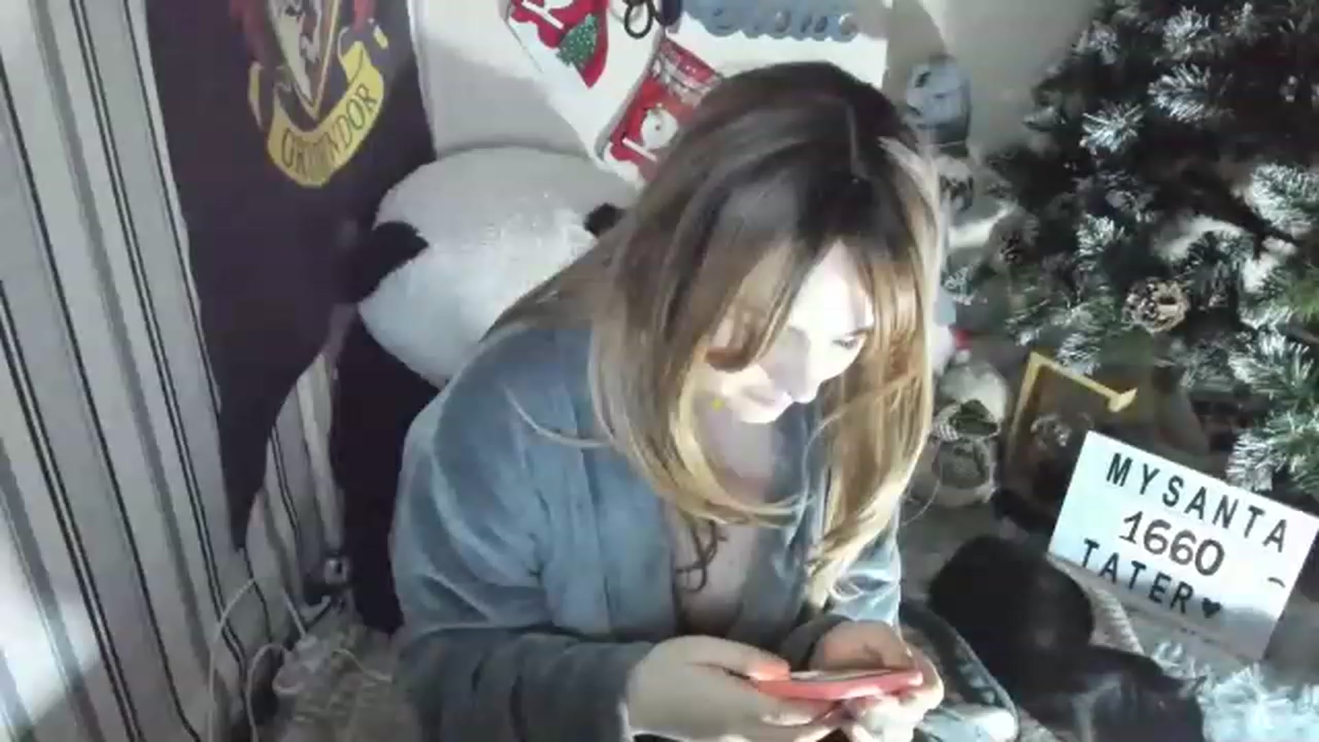 Gallery image thumbnail from Nika_tied_up's myfreecams stream on, 12/15/2022, 19:32 image 2 of 20