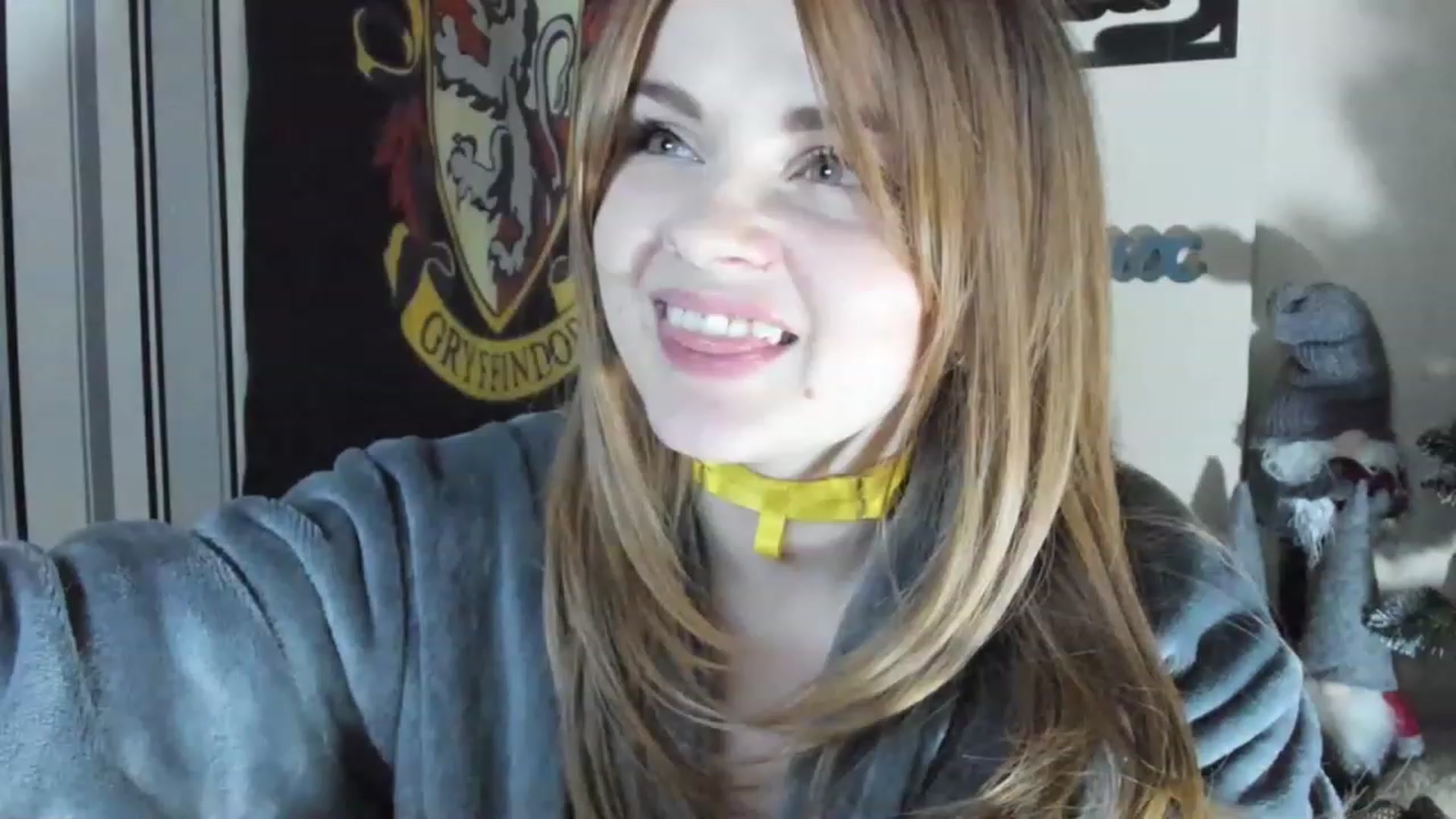 Gallery image thumbnail from Nika_tied_up's myfreecams stream on, 12/15/2022, 19:32 image 14 of 20