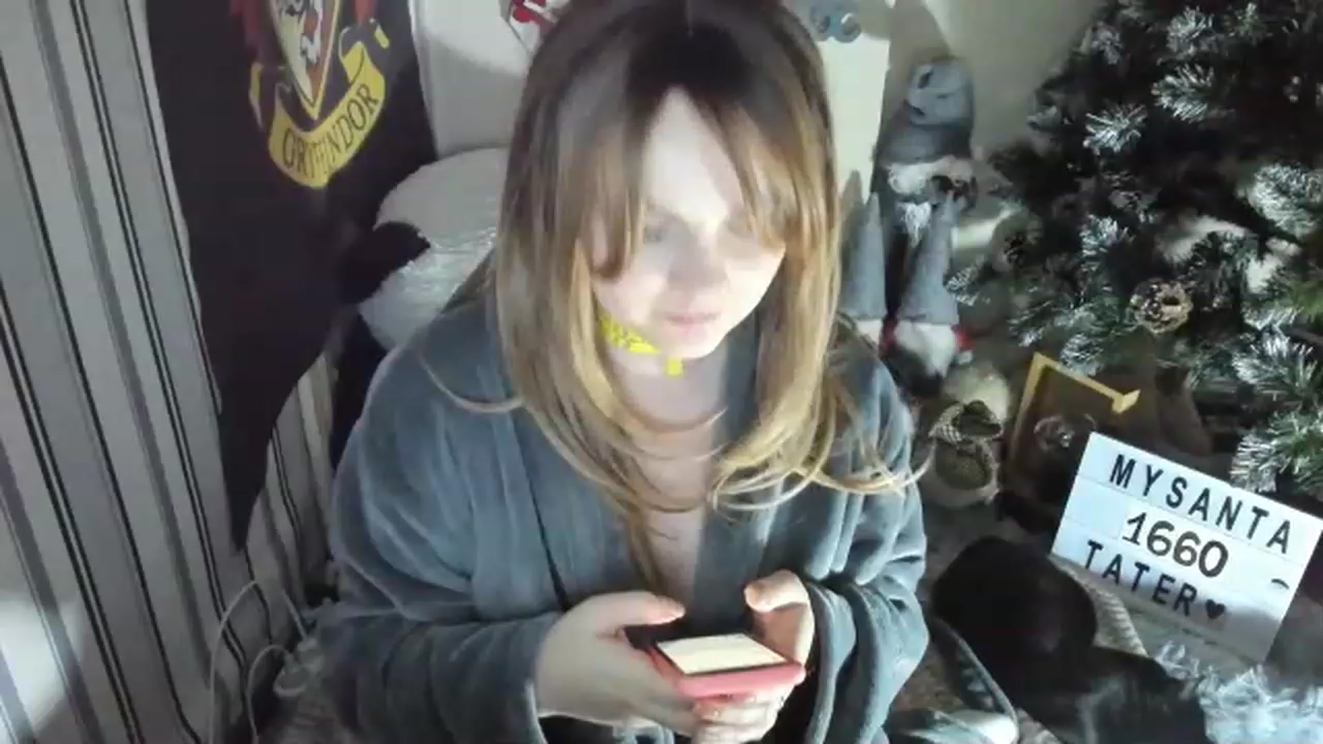 Gallery image thumbnail from Nika_tied_up's myfreecams stream on, 12/15/2022, 19:32 image 1 of 20