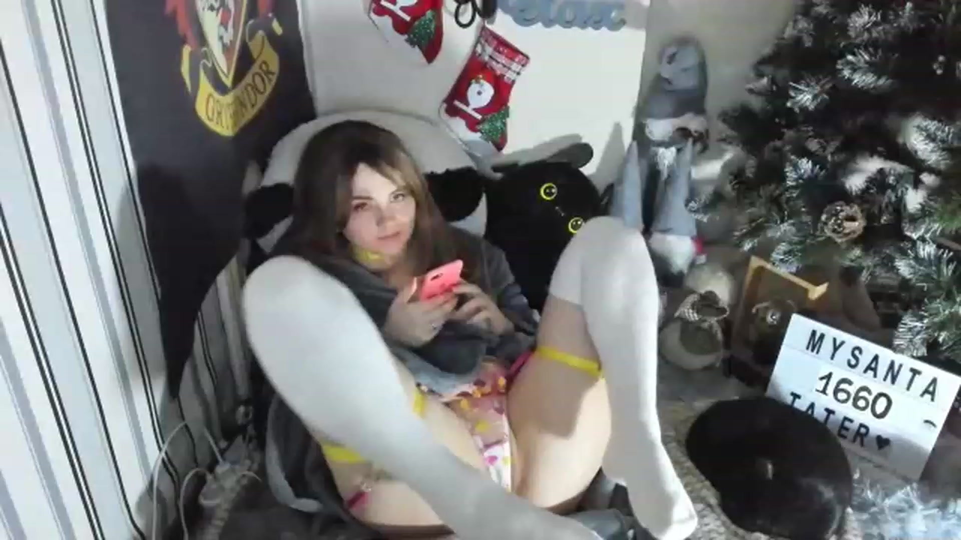 Gallery image thumbnail from Nika_tied_up's myfreecams stream on, 12/15/2022, 19:32 image 8 of 20