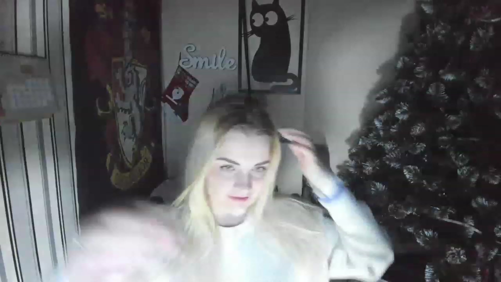 Gallery image thumbnail from Nika_tied_up's myfreecams stream on, 12/18/2022, 19:30 image 16 of 20