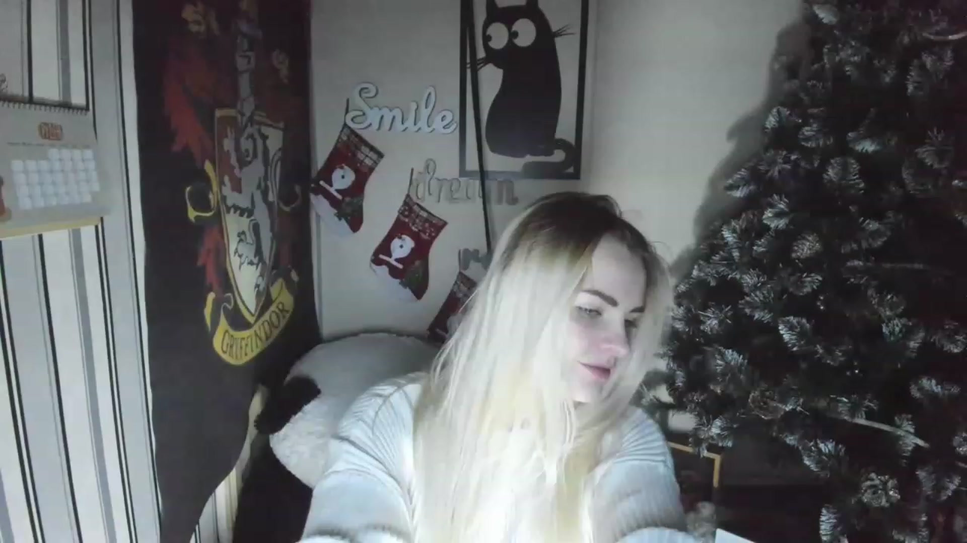 Gallery image thumbnail from Nika_tied_up's myfreecams stream on, 12/18/2022, 19:30 image 15 of 20