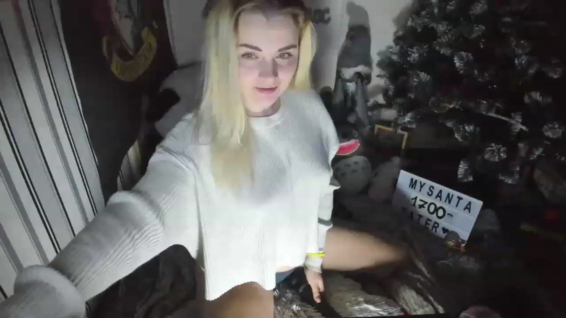 Gallery image thumbnail from Nika_tied_up's myfreecams stream on, 12/18/2022, 19:30 image 18 of 20