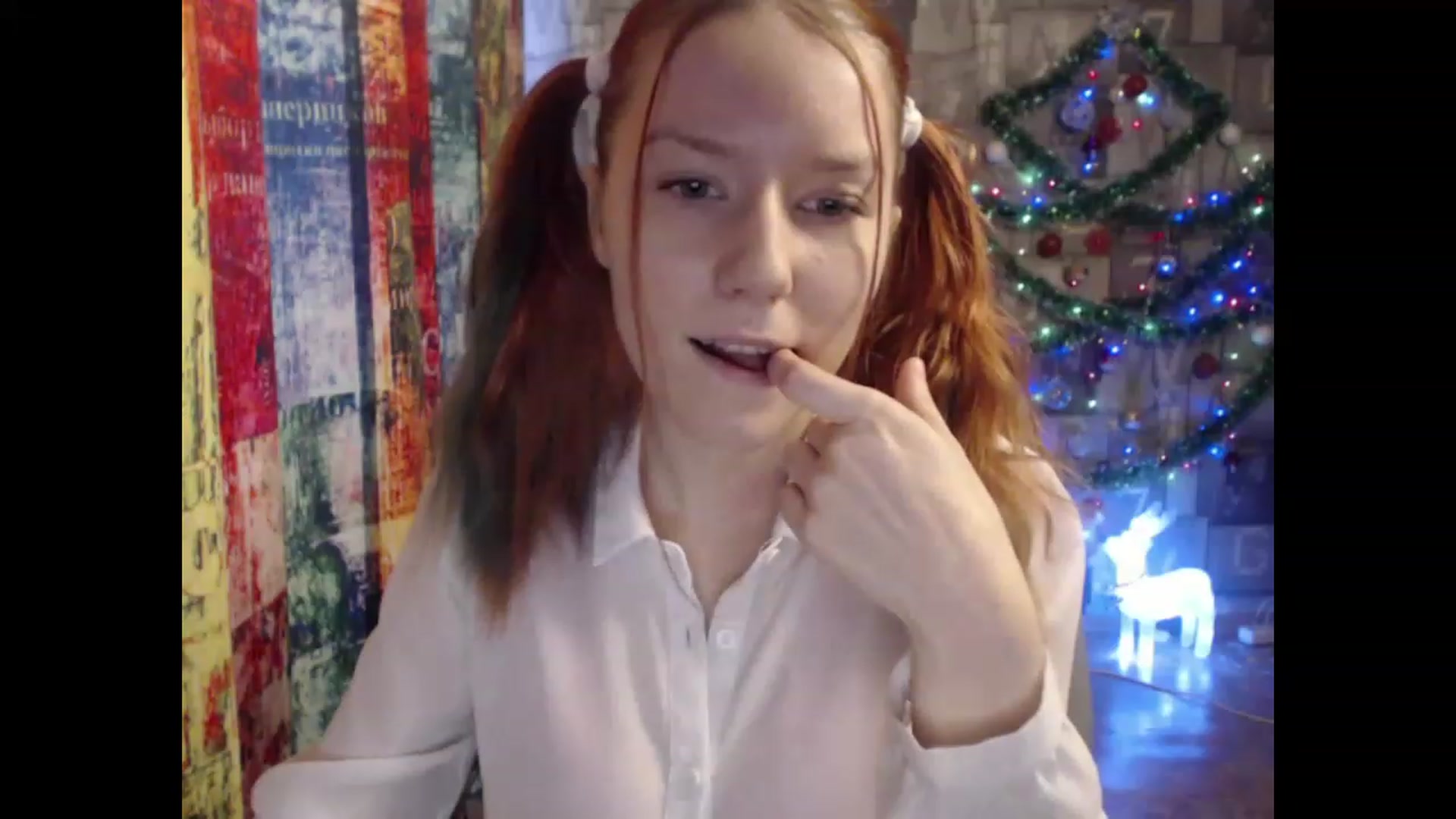 Gallery image thumbnail from NikiFoks18's myfreecams stream on, 12/27/2022, 07:28 image 10 of 20