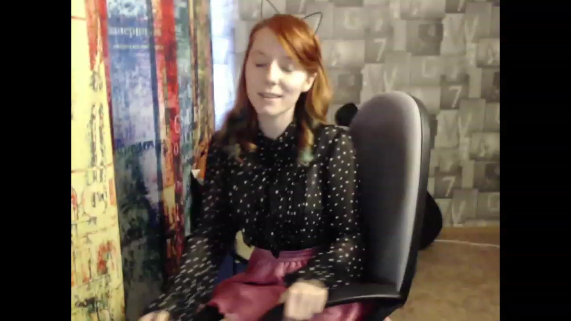 Gallery image thumbnail from NikiFoks18's myfreecams stream on, 03/20/2023, 09:15 image 8 of 20