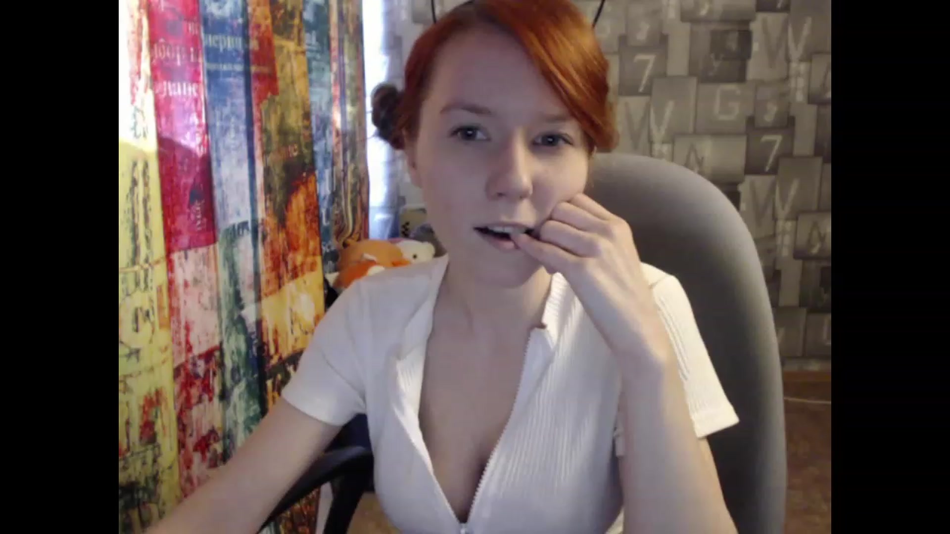 Gallery image thumbnail from NikiFoks18's myfreecams stream on, 03/22/2023, 08:25 image 15 of 20