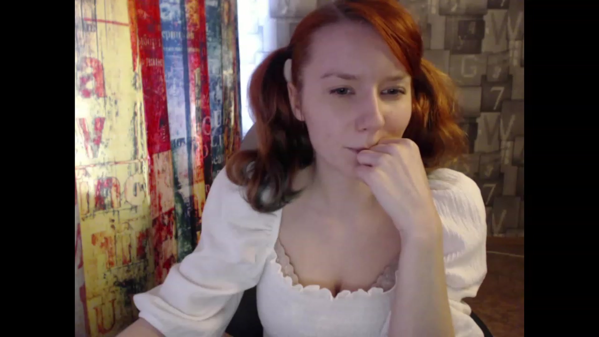Gallery image thumbnail from NikiFoks18's myfreecams stream on, 03/25/2023, 08:32 image 12 of 20