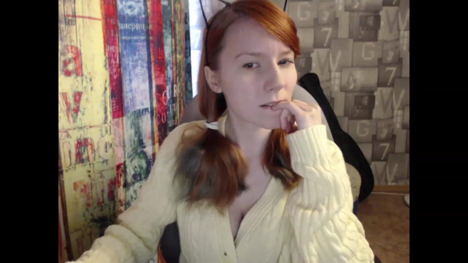Gallery image thumbnail from NikiFoks18's myfreecams stream on, 05/08/2023, 07:18 image 14 of 20