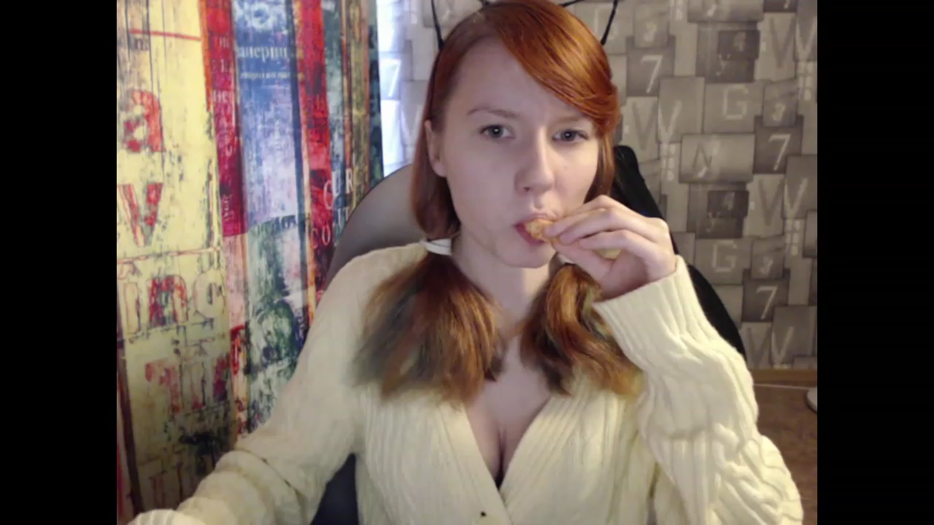 Gallery image thumbnail from NikiFoks18's myfreecams stream on, 05/08/2023, 09:04 image 4 of 20