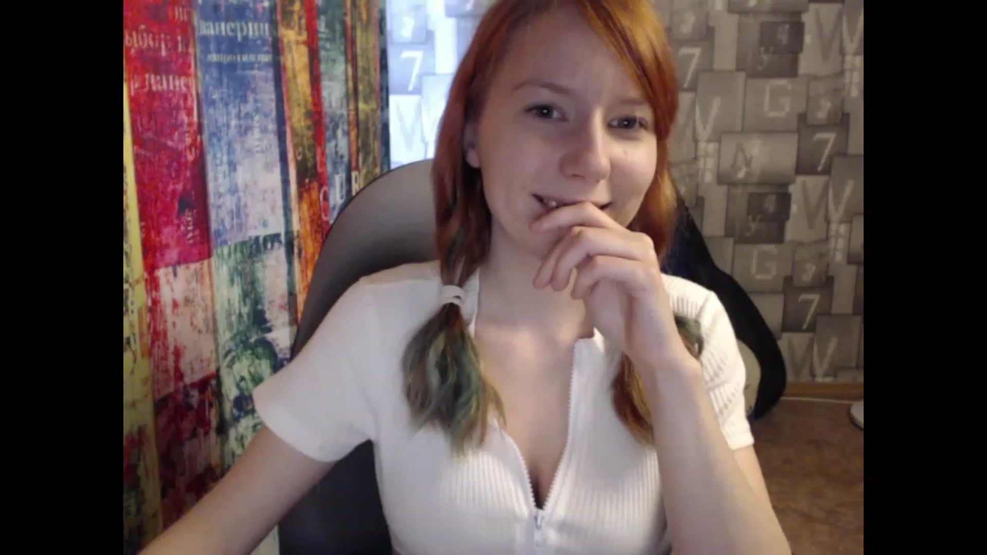 Gallery image thumbnail from NikiFoks18's myfreecams stream on, 05/12/2023, 08:52 image 7 of 20