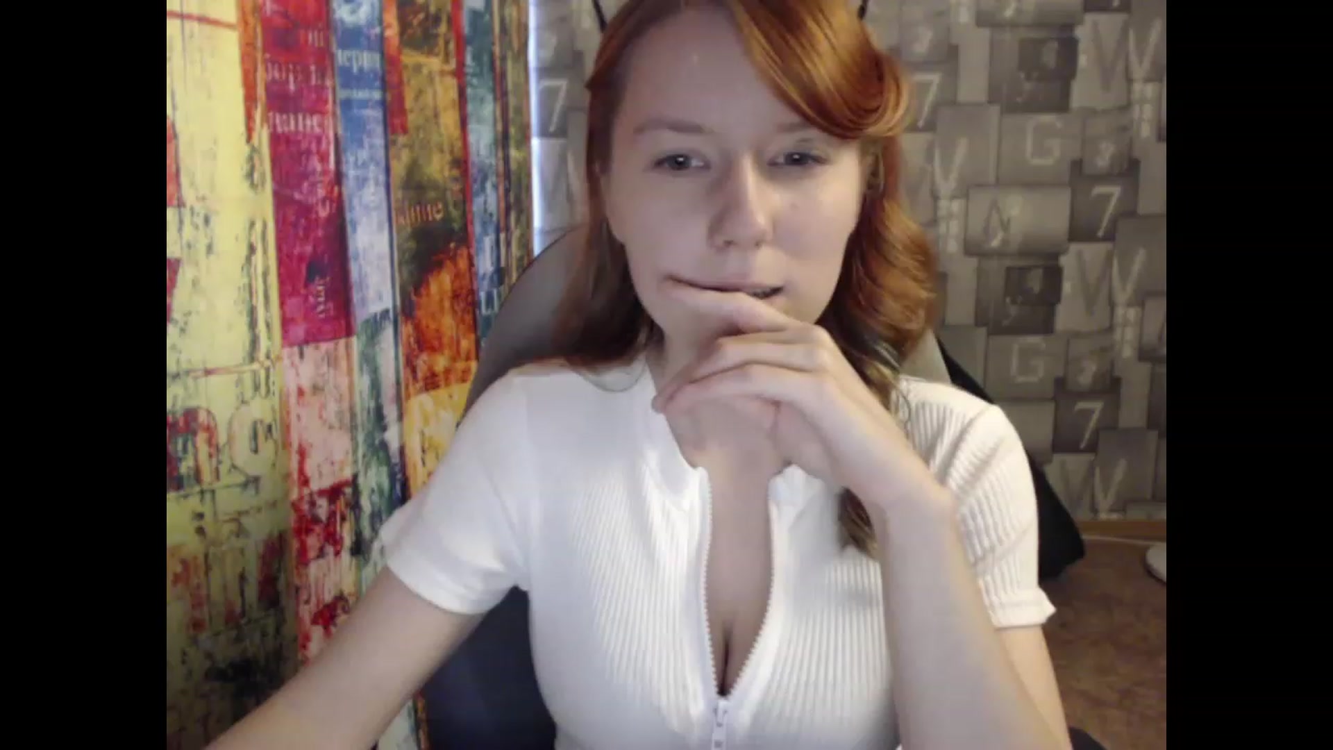 Gallery image thumbnail from NikiFoks18's myfreecams stream on, 06/05/2023, 08:19 image 10 of 20