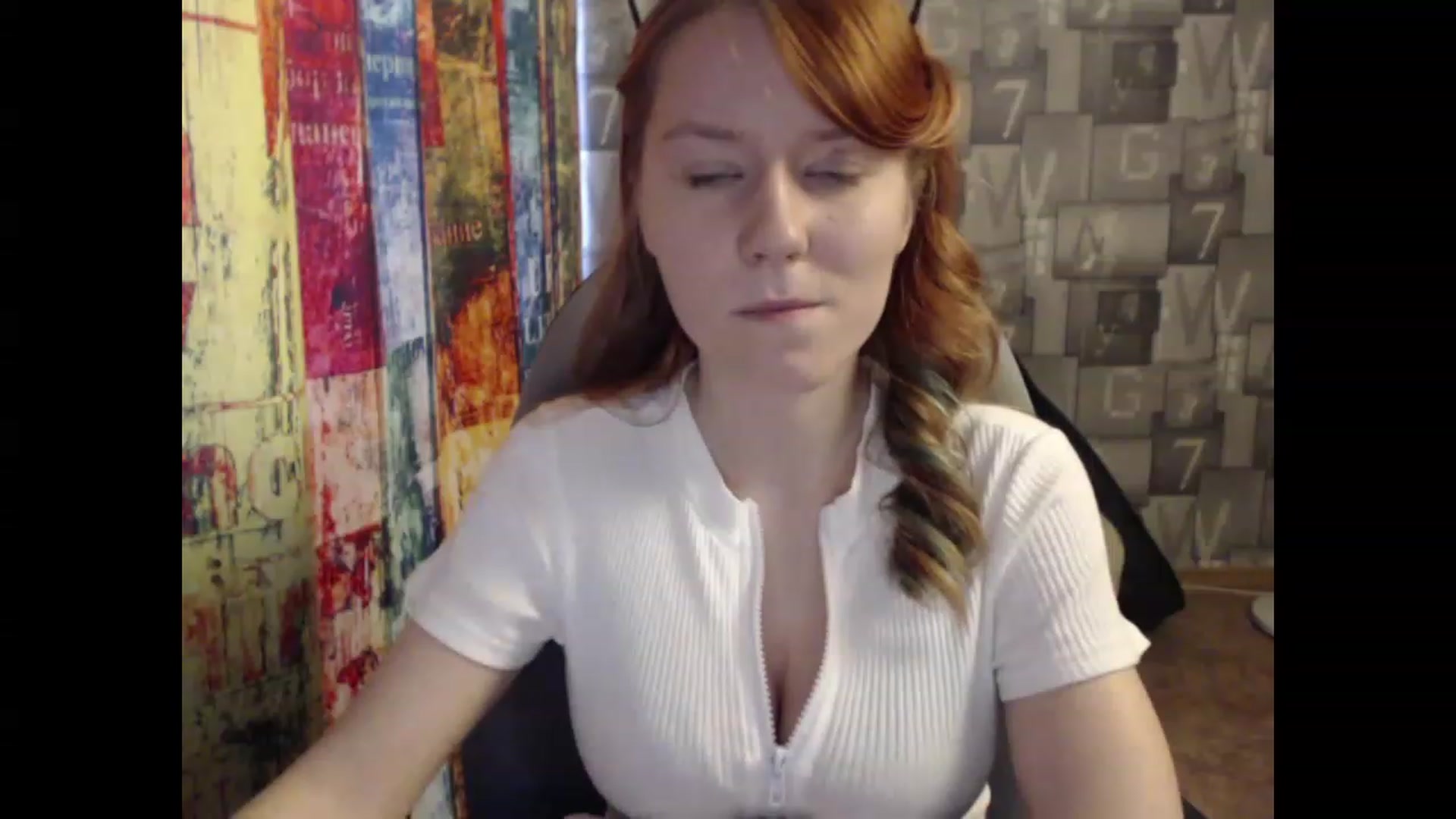 Gallery image thumbnail from NikiFoks18's myfreecams stream on, 06/05/2023, 08:19 image 15 of 20