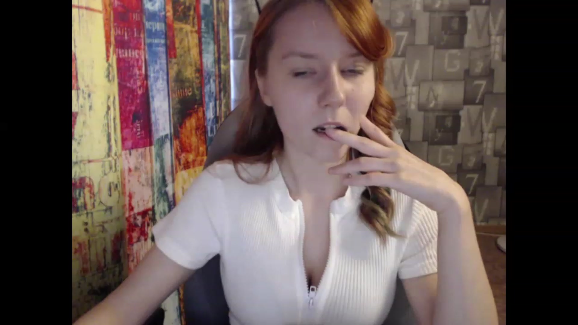 Gallery image thumbnail from NikiFoks18's myfreecams stream on, 06/05/2023, 08:54 image 8 of 20