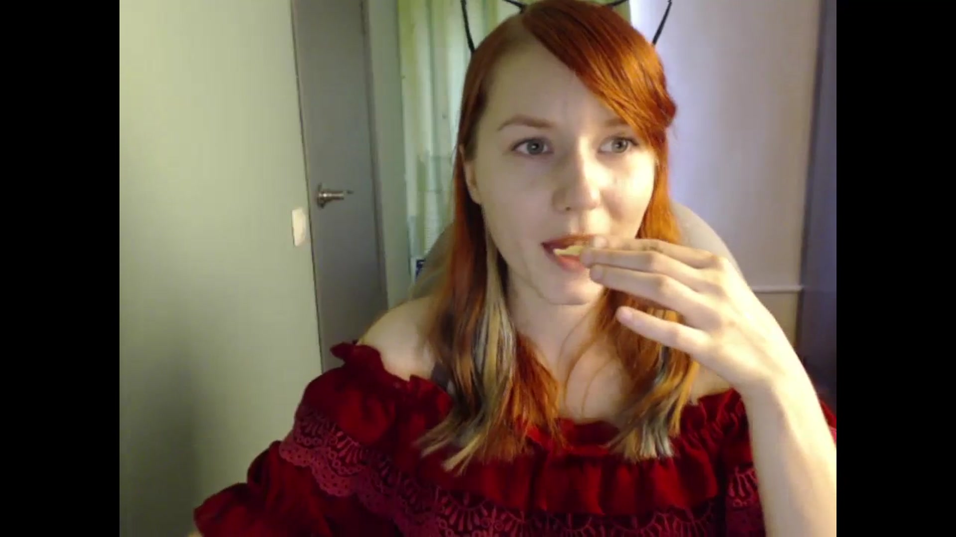 Gallery image thumbnail from NikiFoks18's myfreecams stream on, 08/13/2023, 09:29 image 3 of 20