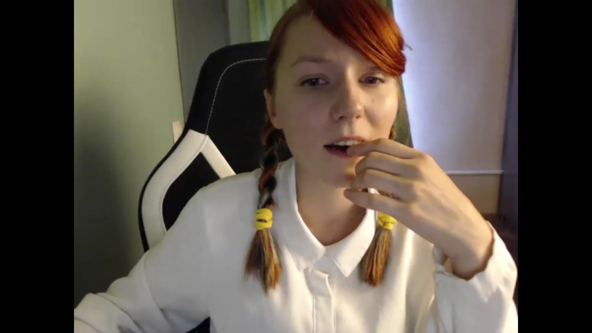Gallery image thumbnail from NikiFoks18's myfreecams stream on, 08/23/2023, 09:12 image 6 of 20