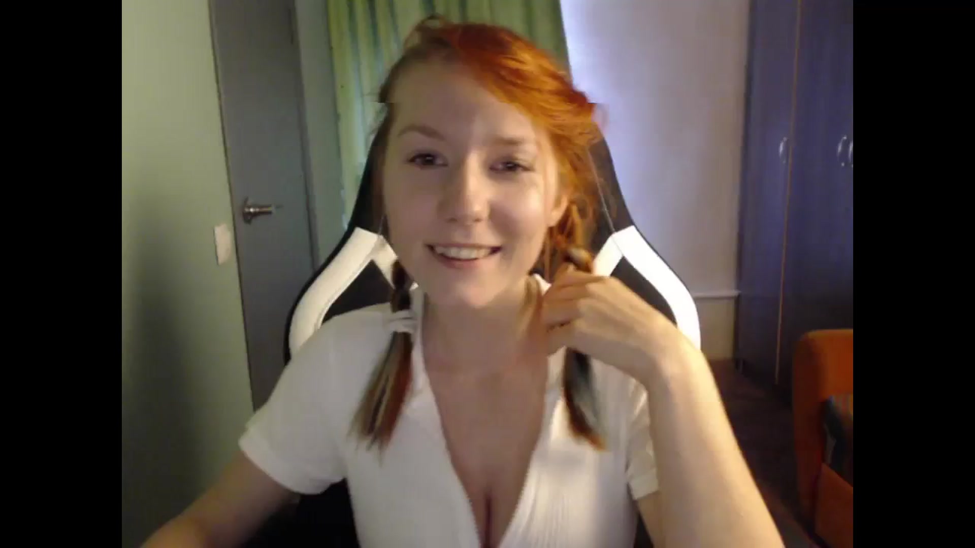 Gallery image thumbnail from NikiFoks18's myfreecams stream on, 08/25/2023, 08:58 image 14 of 20