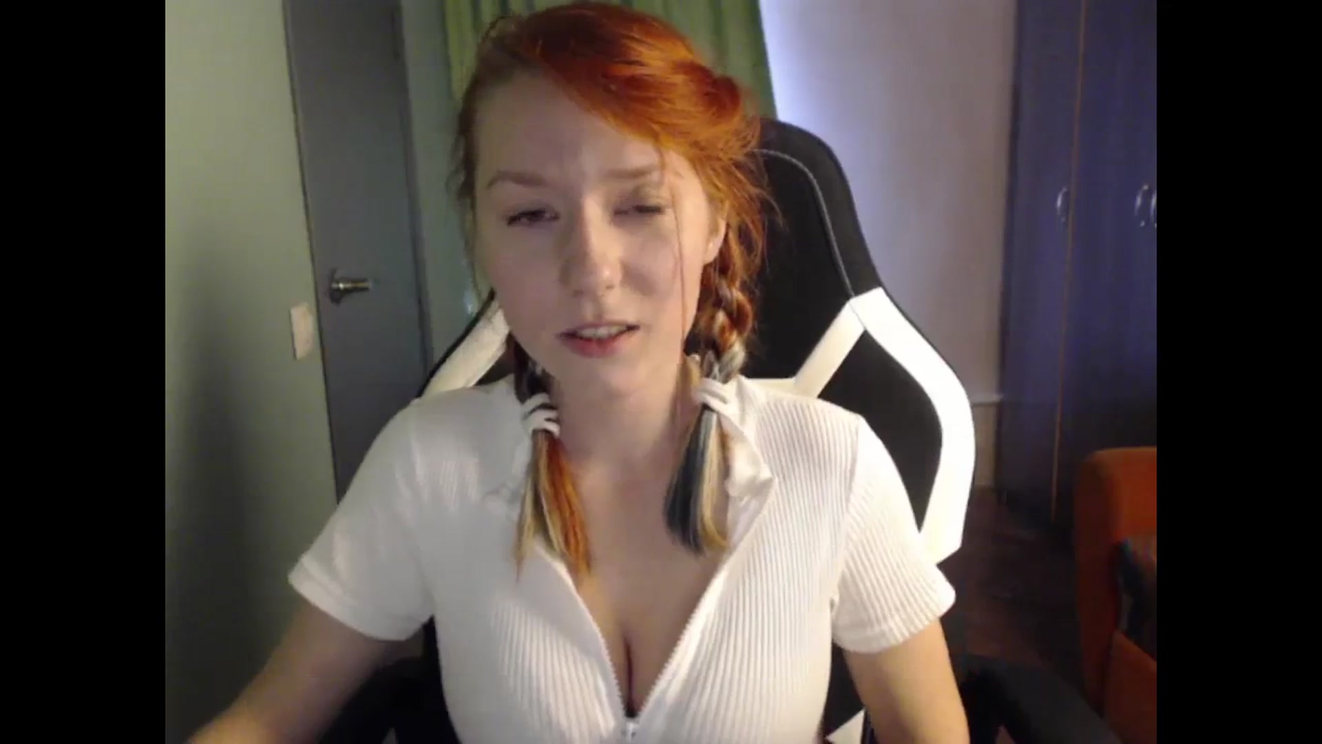 Gallery image thumbnail from NikiFoks18's myfreecams stream on, 08/25/2023, 08:58 image 3 of 20