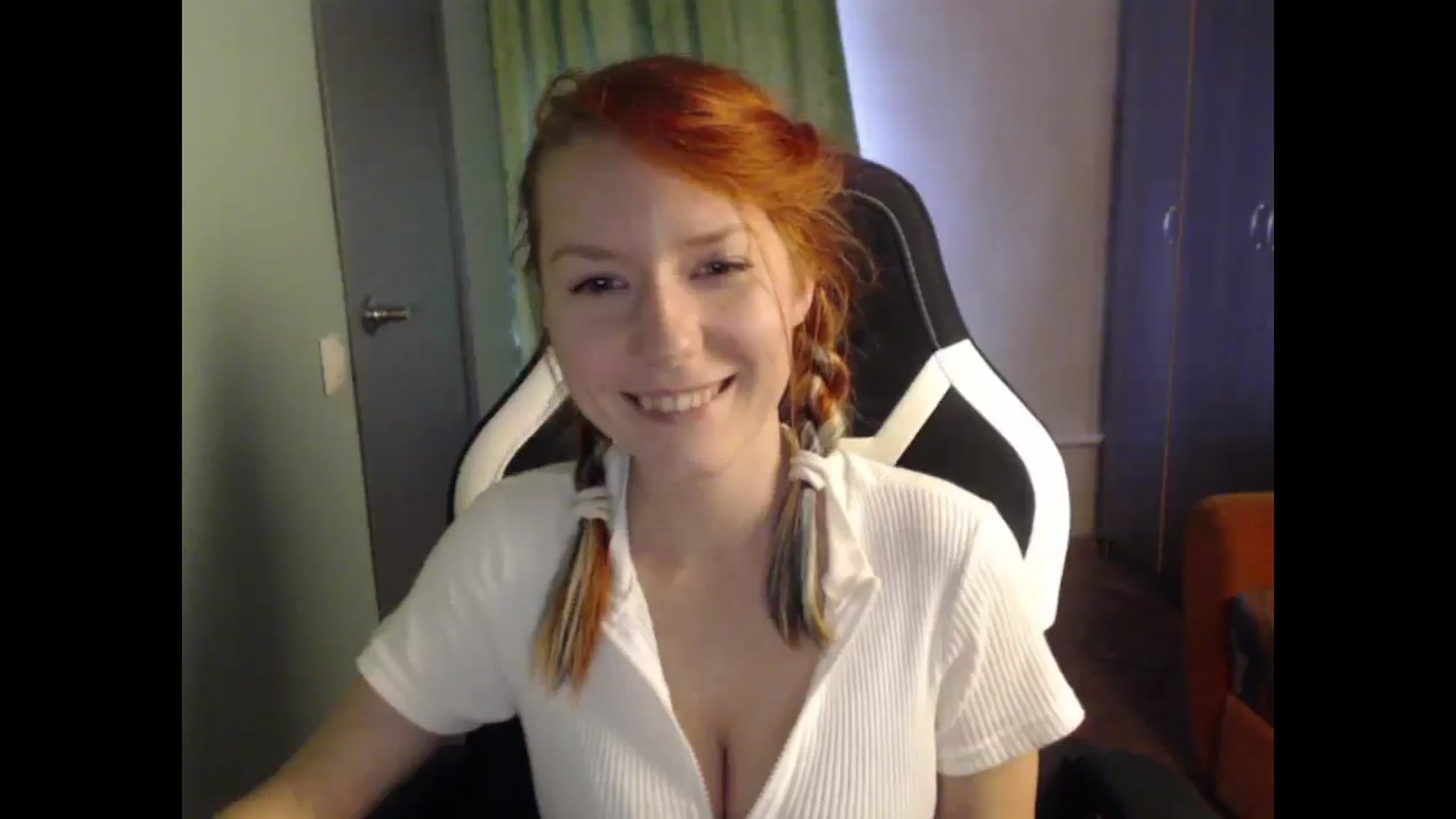 Gallery image thumbnail from NikiFoks18's myfreecams stream on, 08/25/2023, 08:58 image 9 of 20