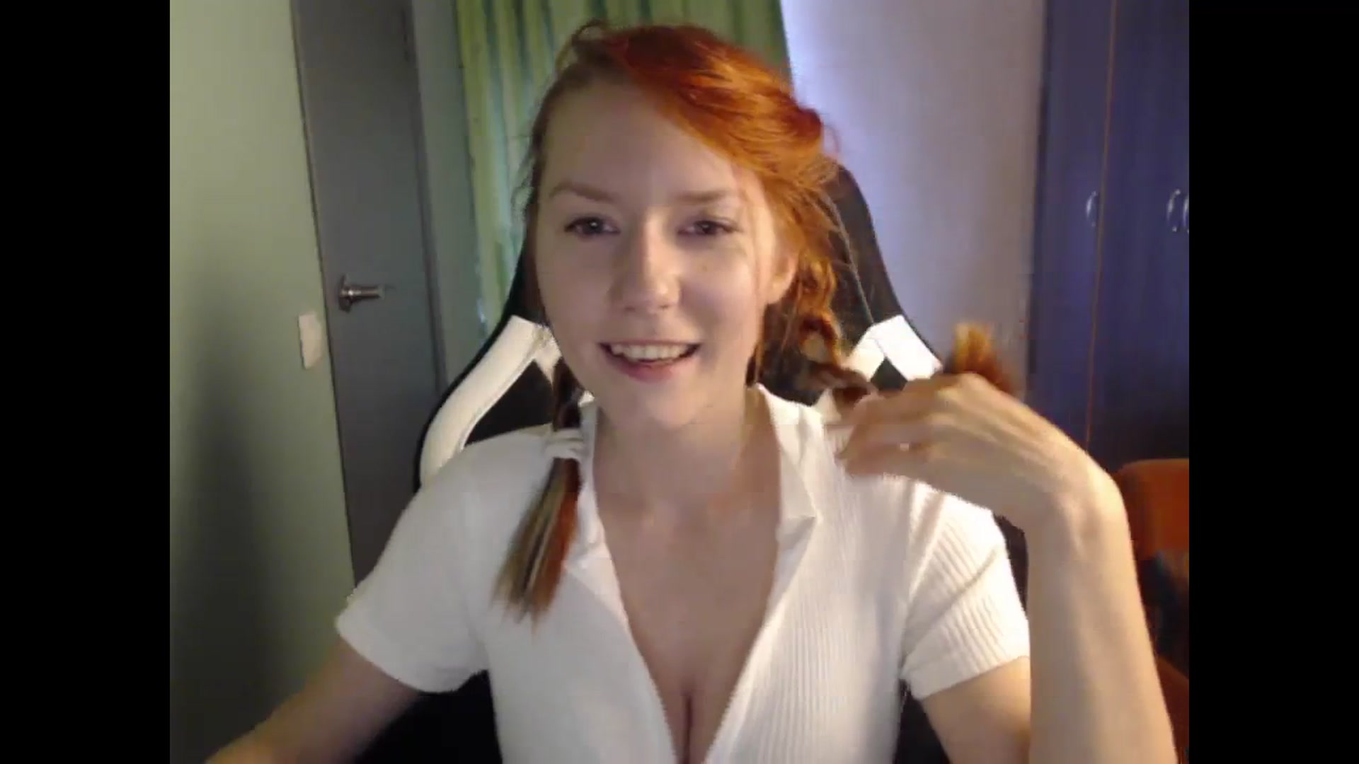 Gallery image thumbnail from NikiFoks18's myfreecams stream on, 08/25/2023, 08:58 image 11 of 20