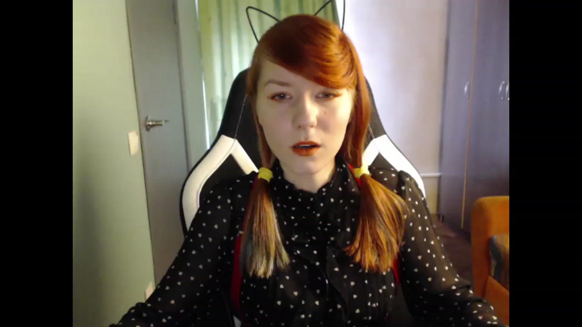 Gallery image thumbnail from NikiFoks18's myfreecams stream on, 08/27/2023, 06:25 image 17 of 20
