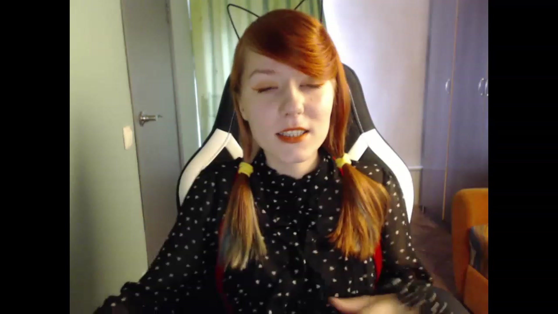 Gallery image thumbnail from NikiFoks18's myfreecams stream on, 08/27/2023, 06:25 image 12 of 20