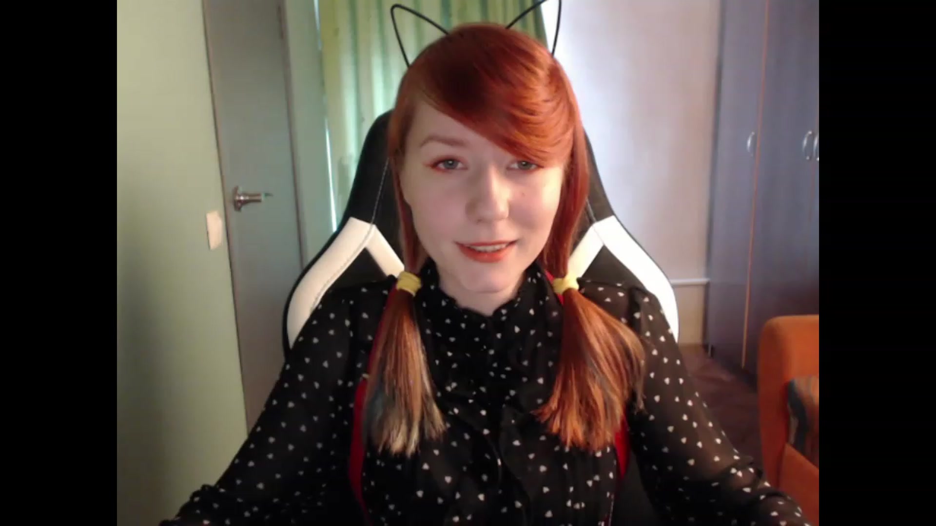 Gallery image thumbnail from NikiFoks18's myfreecams stream on, 08/27/2023, 06:25 image 16 of 20