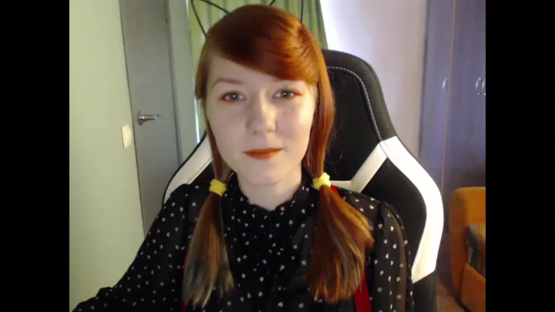 Gallery image thumbnail from NikiFoks18's myfreecams stream on, 08/27/2023, 06:25 image 5 of 20