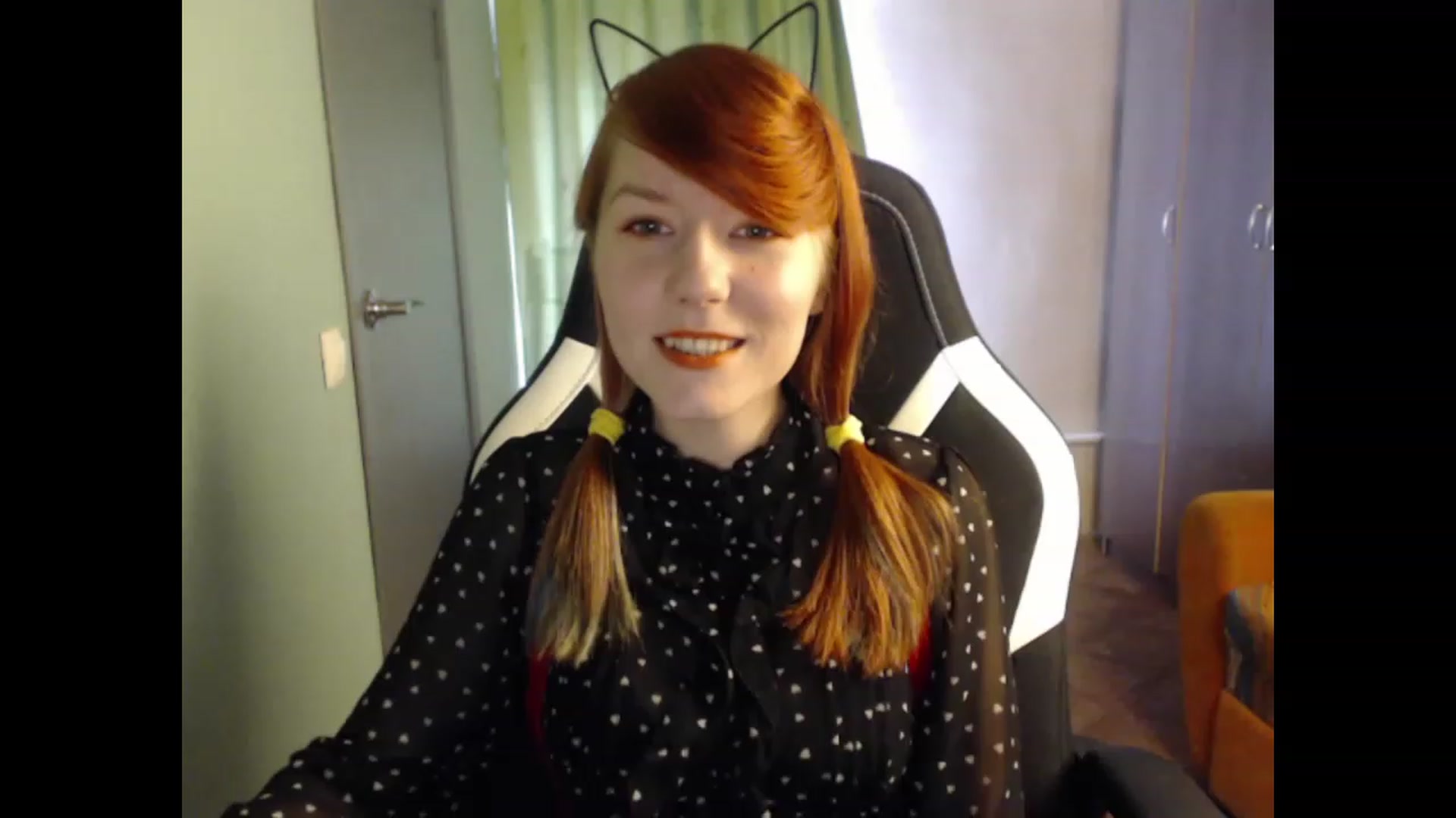 Gallery image thumbnail from NikiFoks18's myfreecams stream on, 08/27/2023, 06:25 image 14 of 20